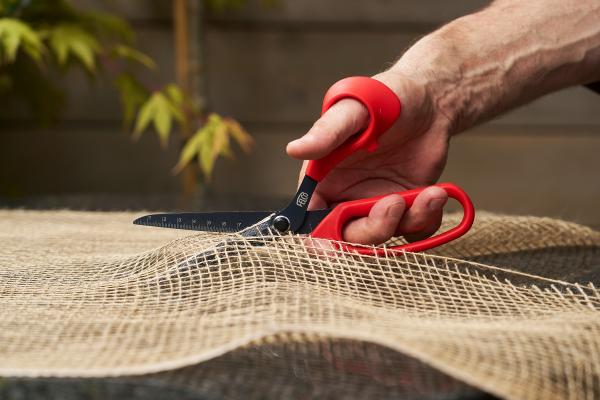 FELCO 455 Mehrzweckschere Jutesack schneiden Fokus